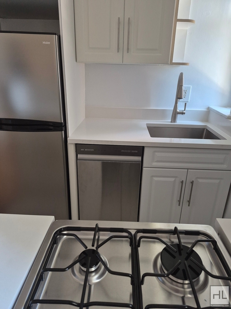 East 83rd Street - Photo 5