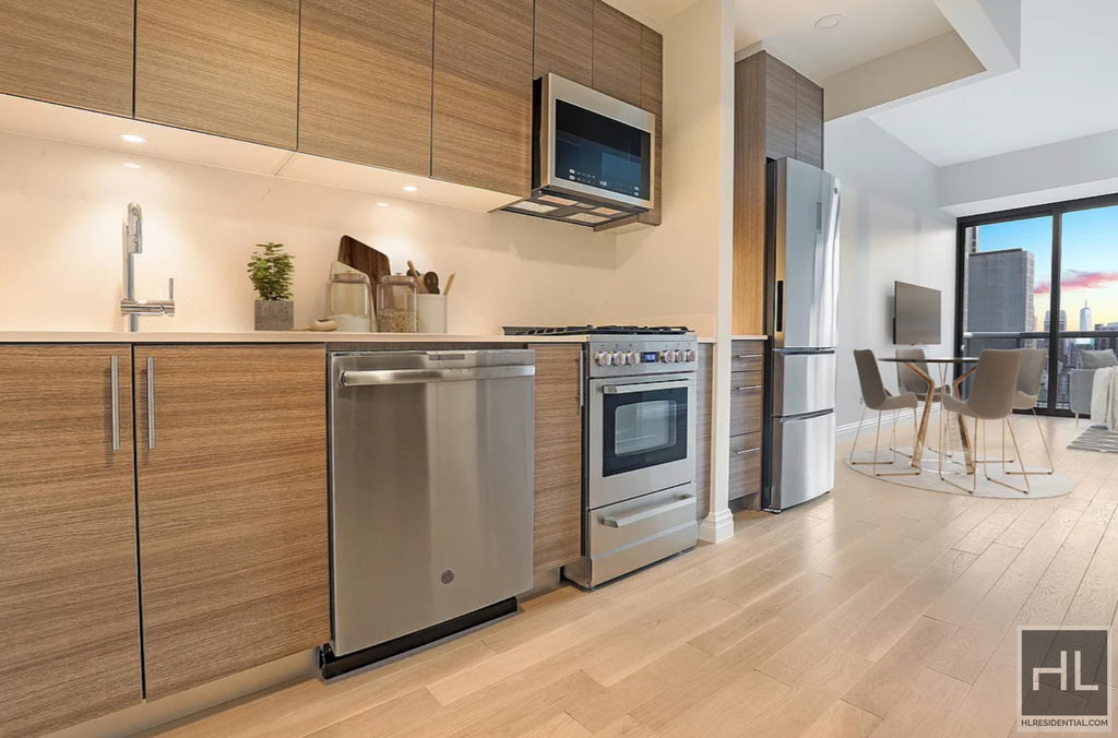 West 48th Street - Photo 1