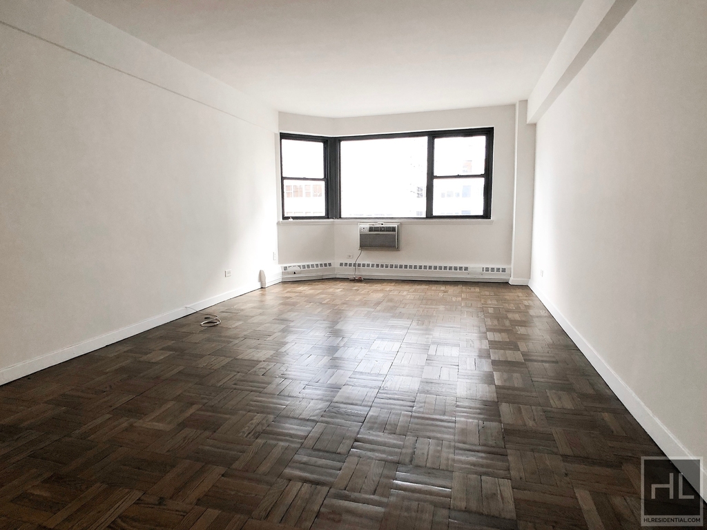 East 69 Street - Photo 0