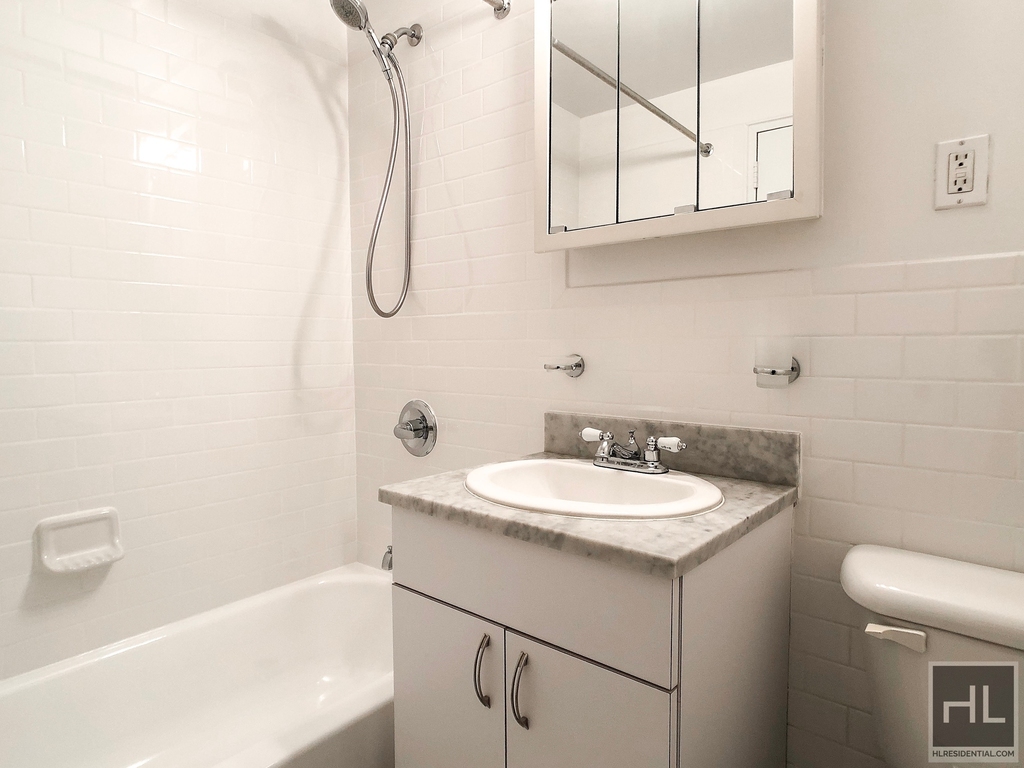 East 69 Street - Photo 3