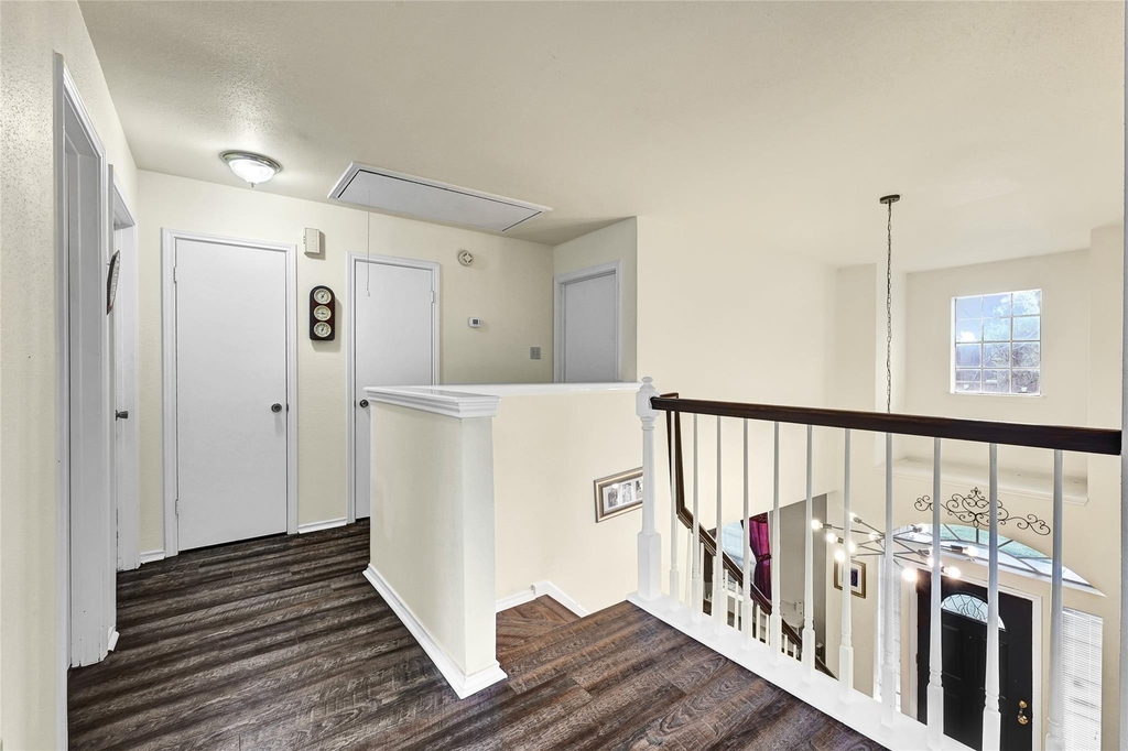 5910 Rolff Lane - Photo 10