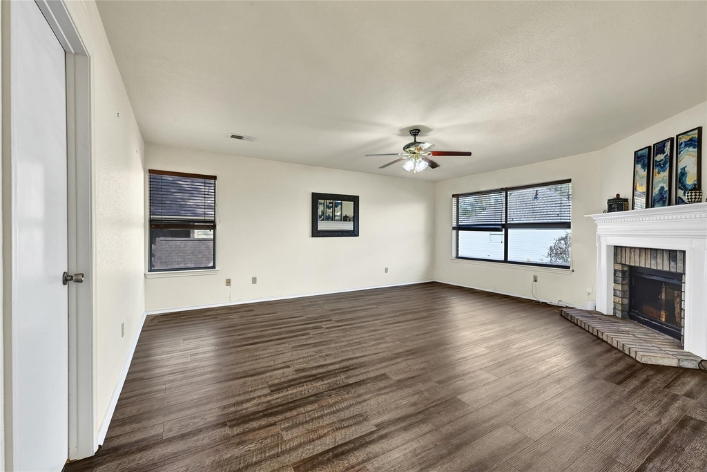 5910 Rolff Lane - Photo 6