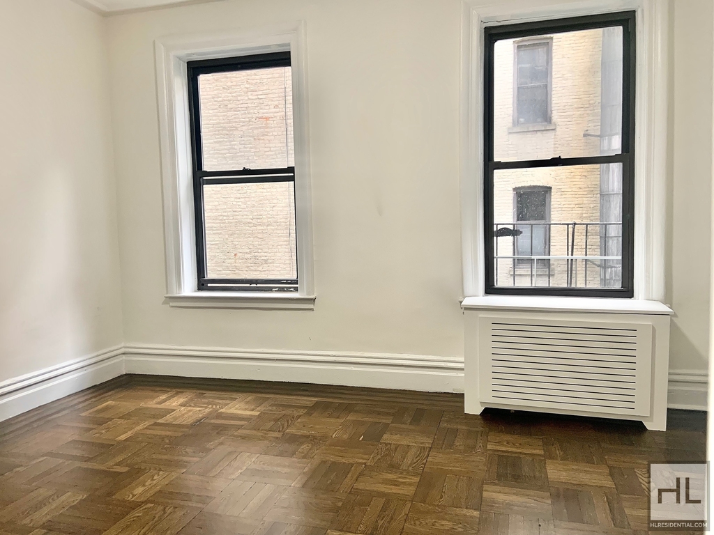 West 104 Street - Photo 1