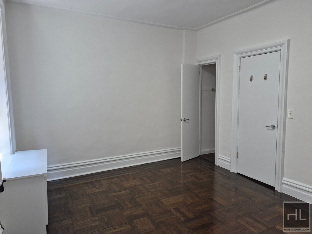 West 104 Street - Photo 2