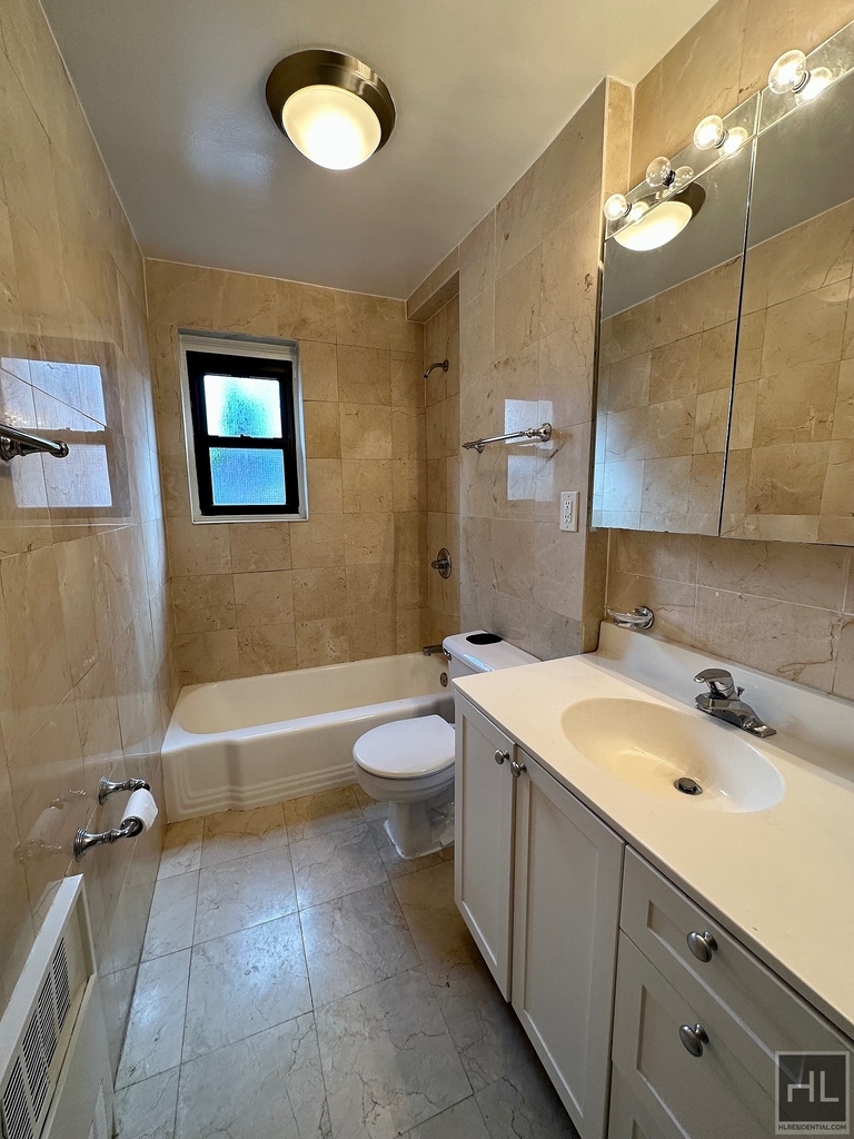 East 36 Street - Photo 4