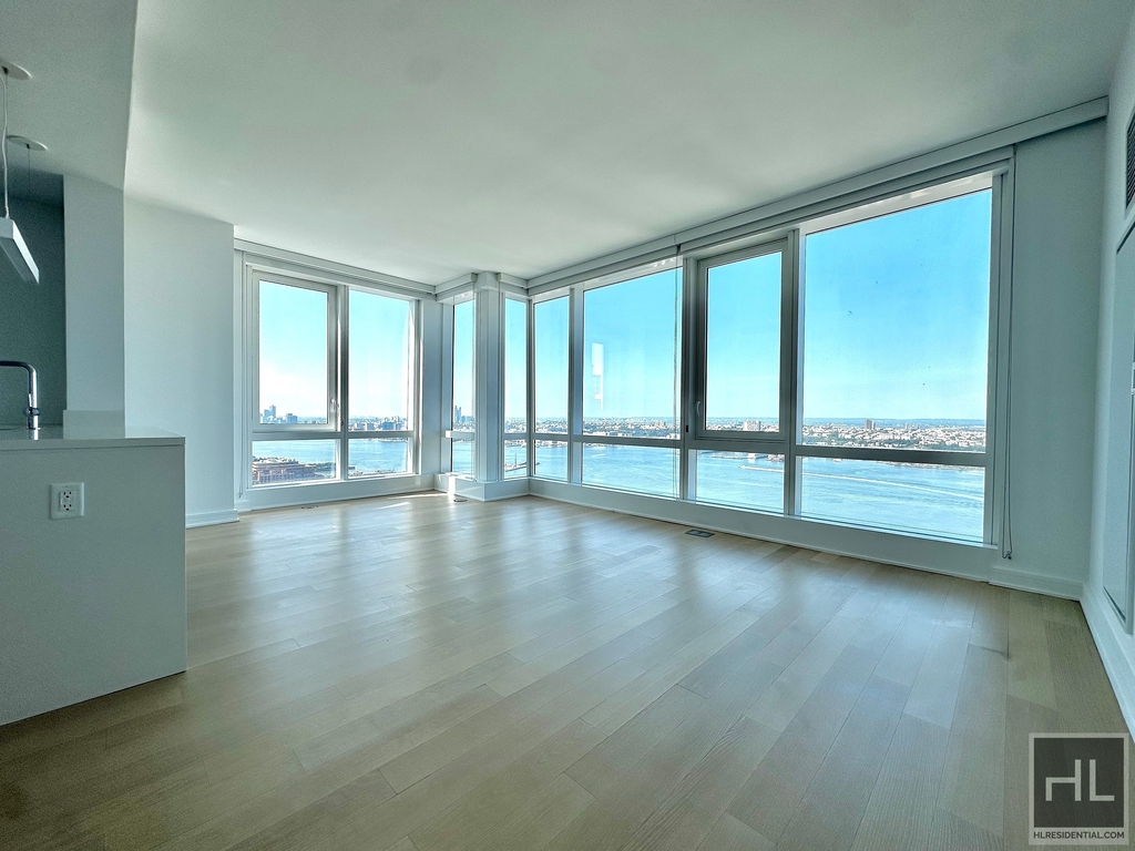 West 38th Street - Photo 0