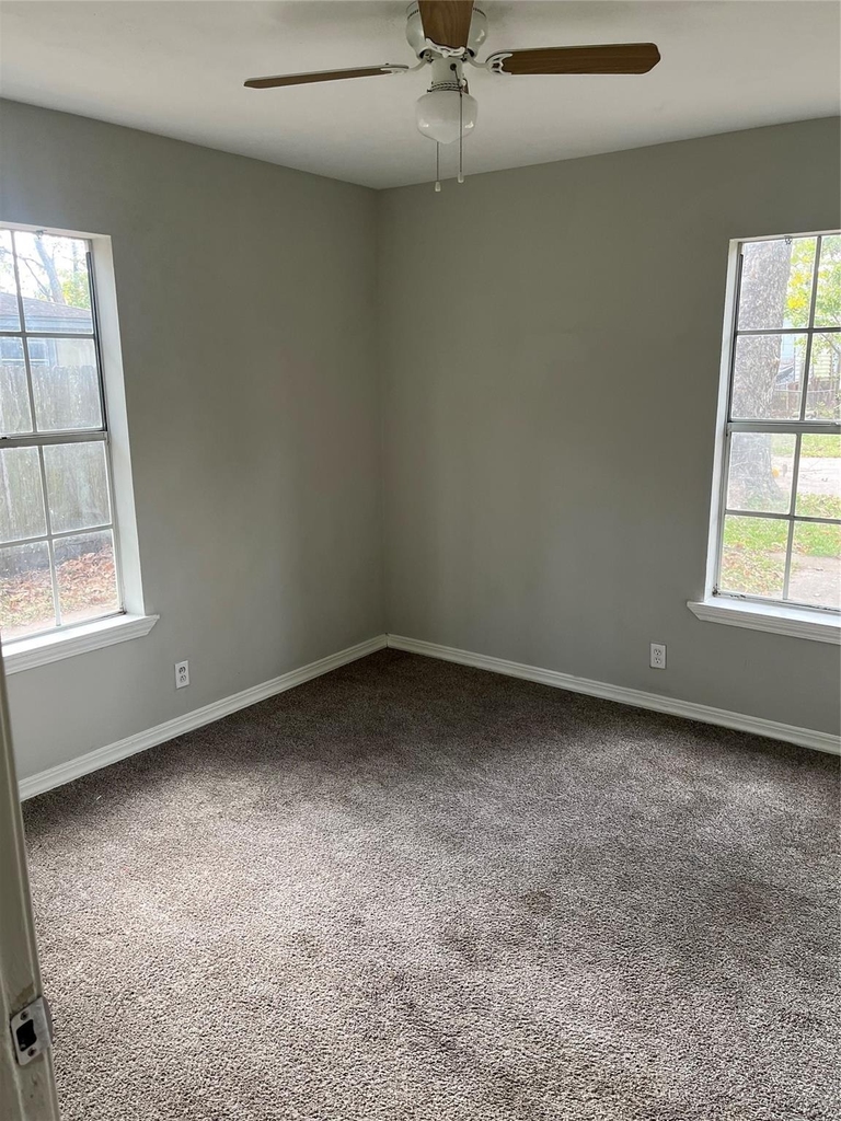 10533 Barnham Street - Photo 14
