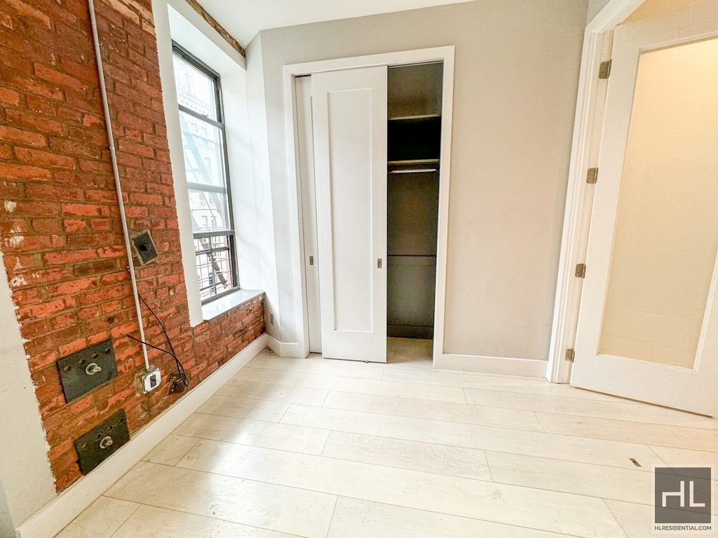 East 82 Street - Photo 1