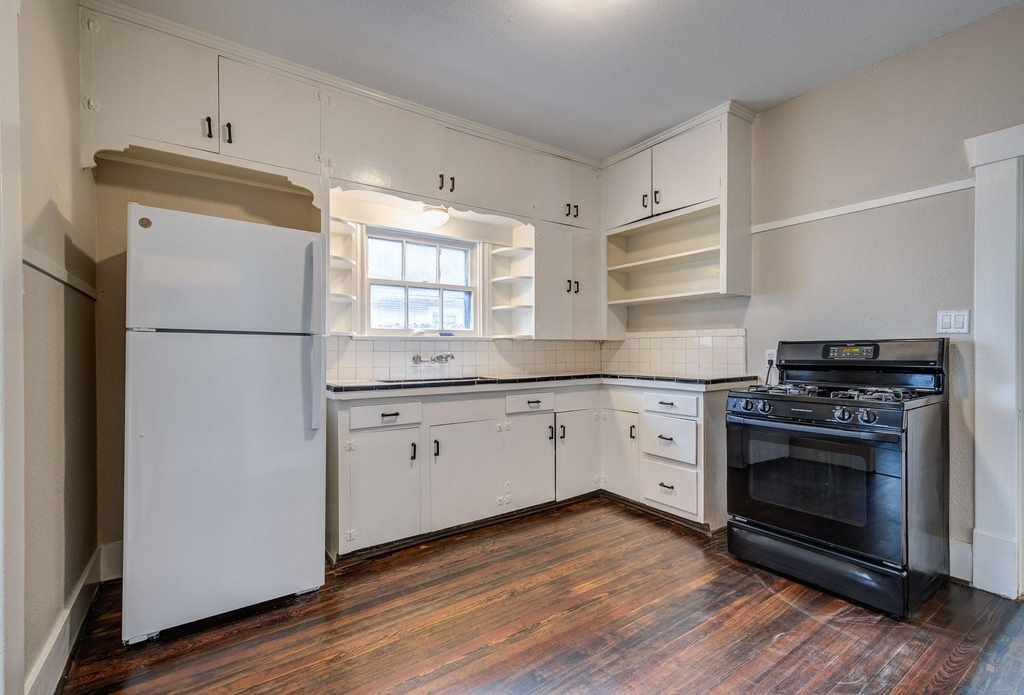 115 Goldenrod Street - Photo 4
