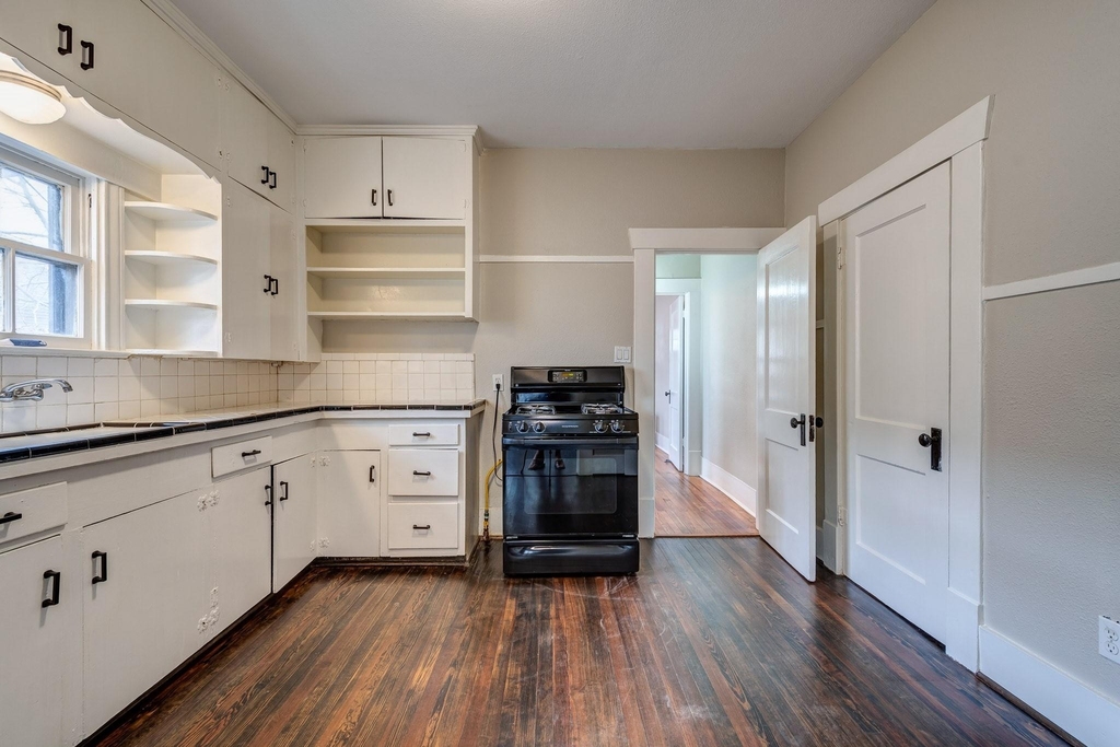 115 Goldenrod Street - Photo 3
