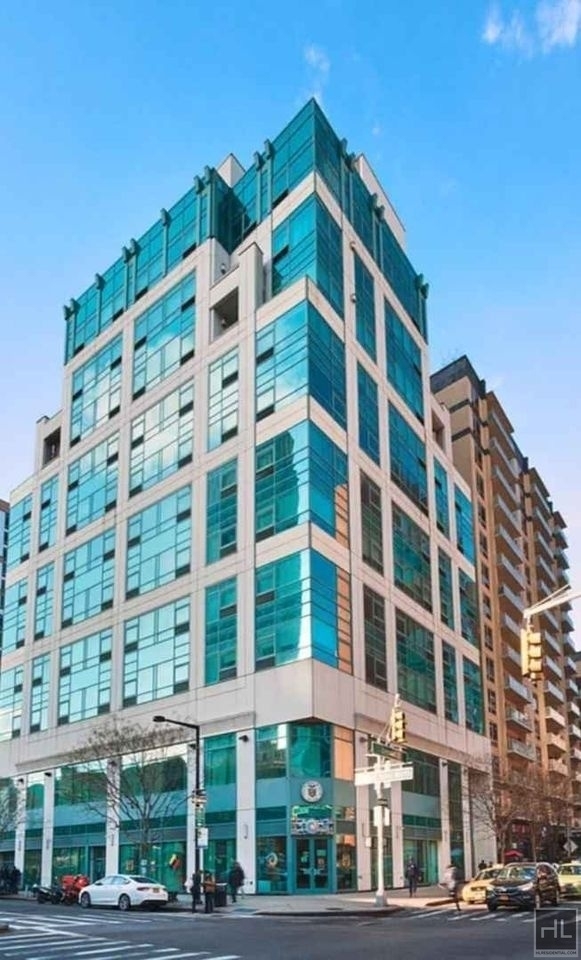 Queens Plaza North - Photo 6