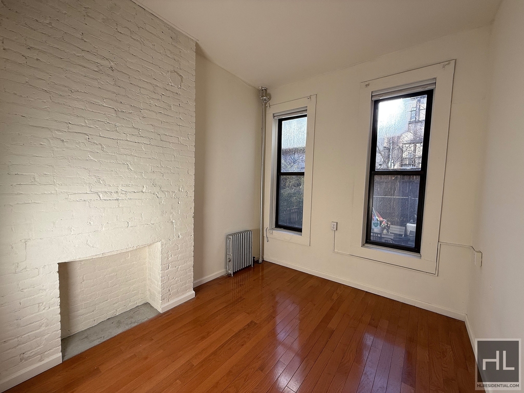 East 9th Street - Photo 3