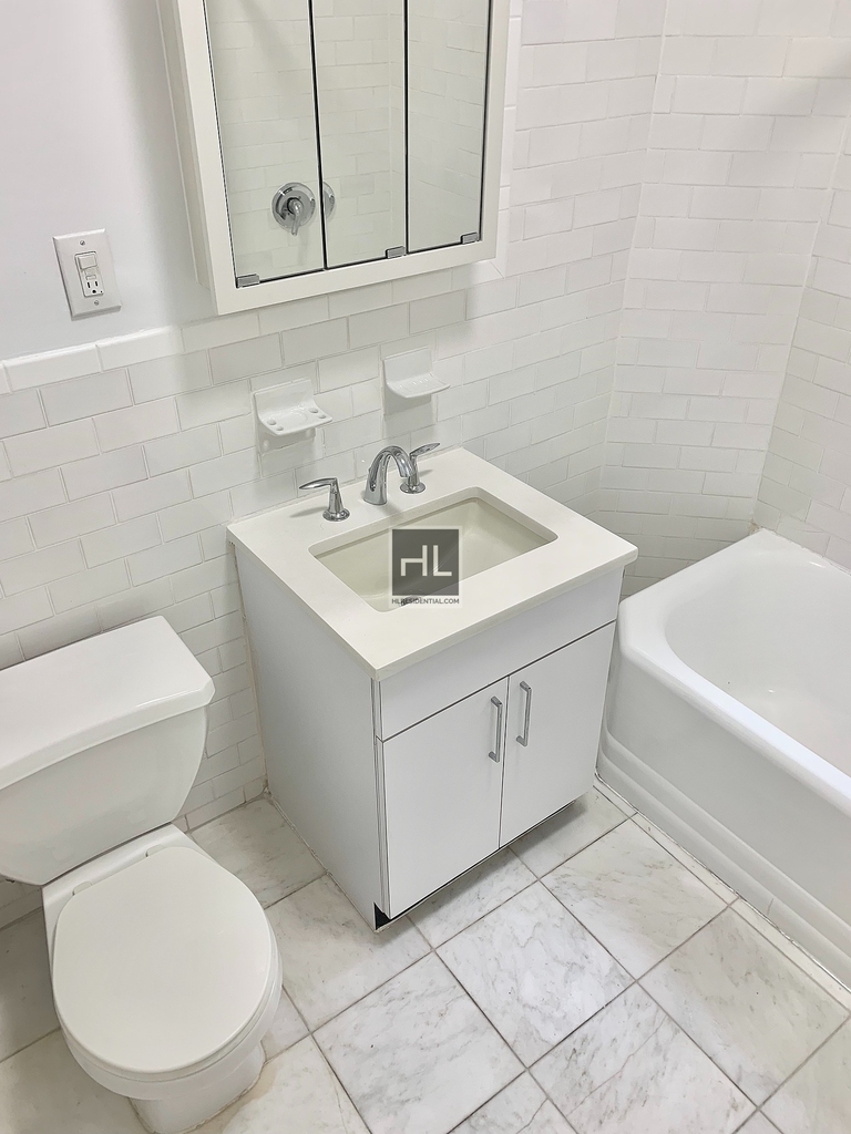 West 55 Street - Photo 4