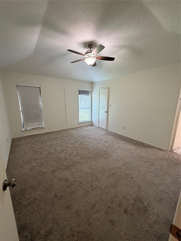 5211 Rivertree Lane - Photo 4