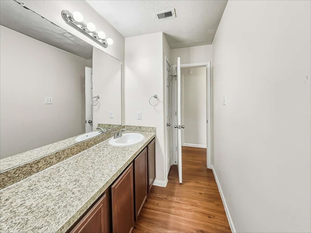 4026 Hawthorn Arbor Court - Photo 9