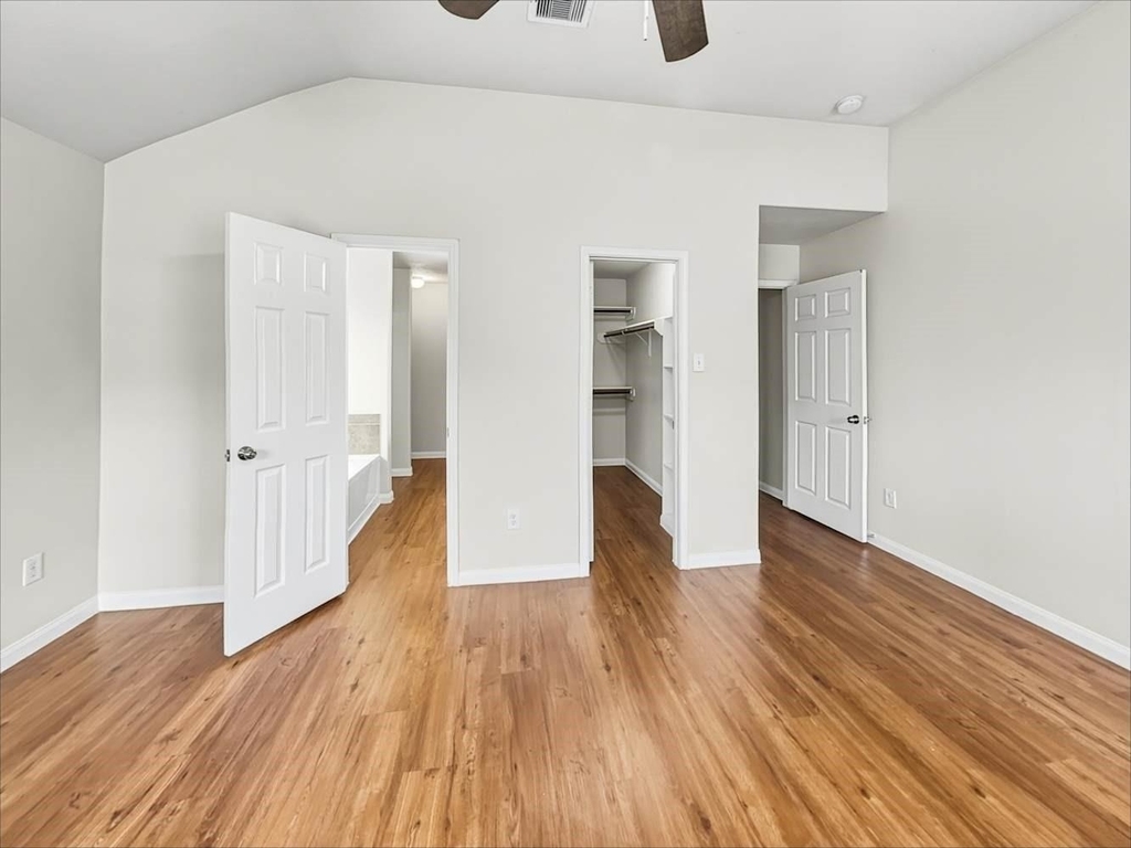 4026 Hawthorn Arbor Court - Photo 6