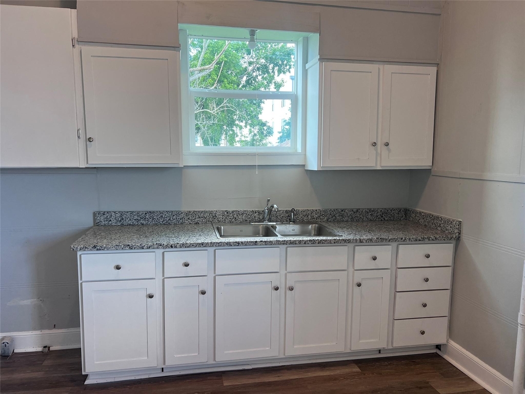 501 W Caney Street - Photo 6