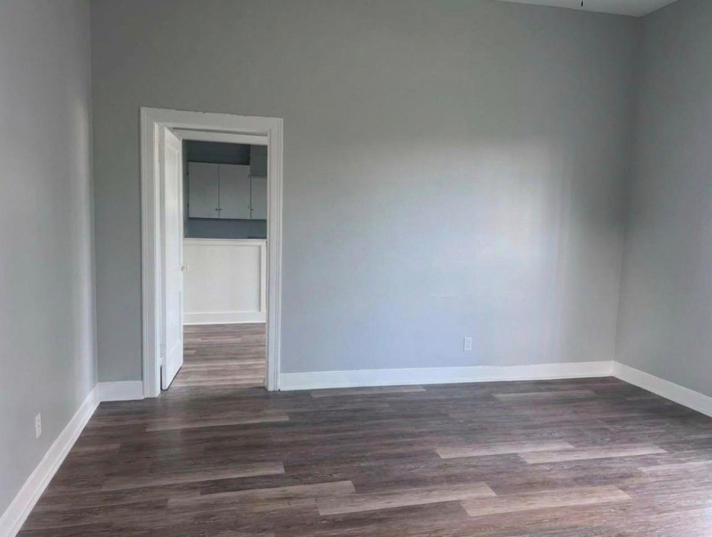 501 W Caney Street - Photo 2