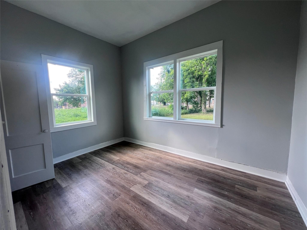 501 W Caney Street - Photo 8