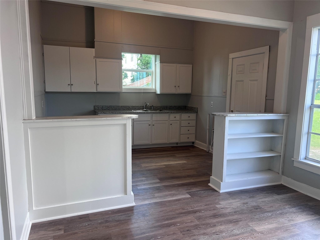 501 W Caney Street - Photo 3