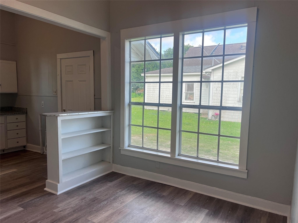 501 W Caney Street - Photo 4