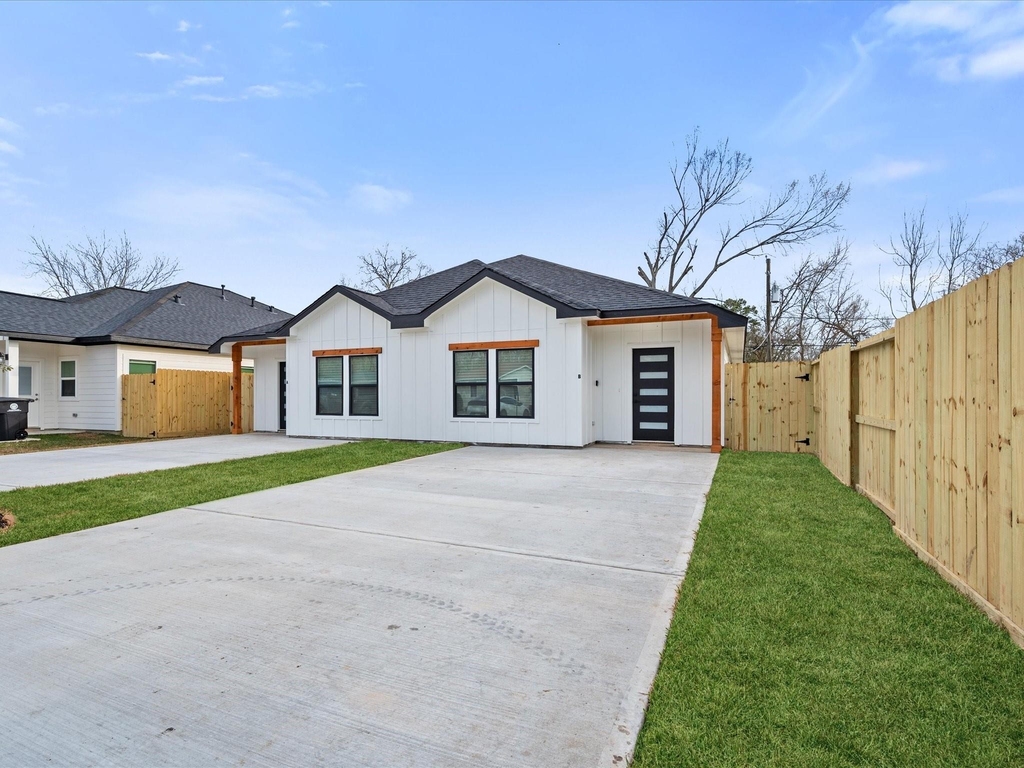 9114 Everglade Drive - Photo 1