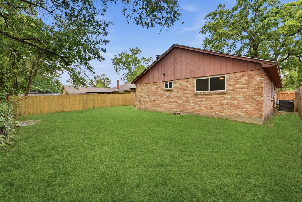 3008 Hunnington Drive - Photo 19