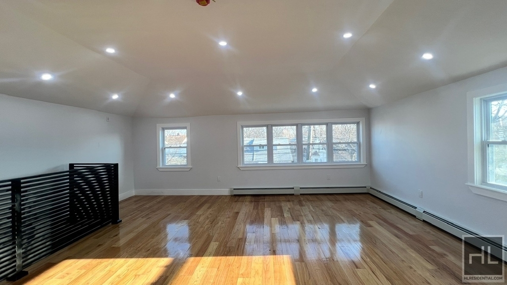 153-23 123 Avenue - Photo 2
