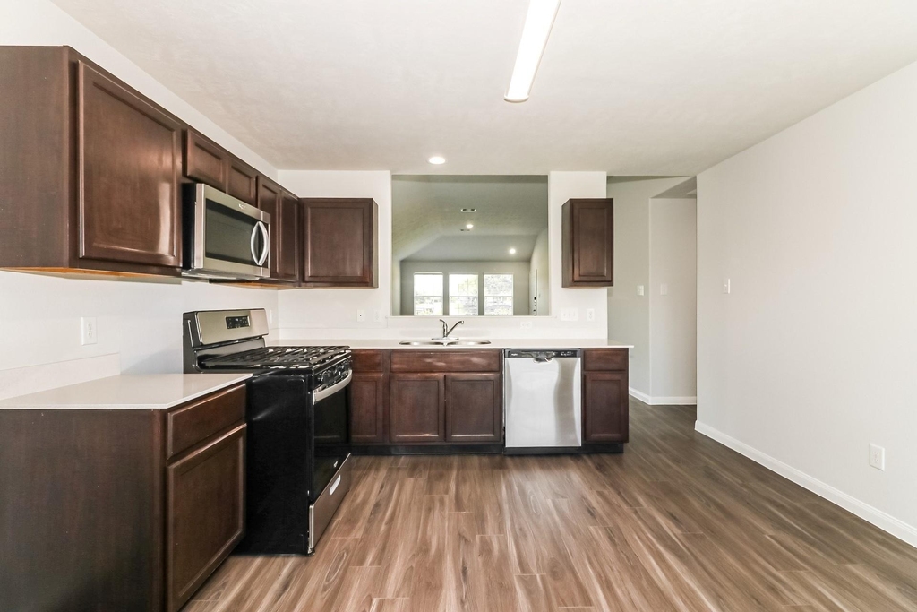 810 Desoto Drive - Photo 1