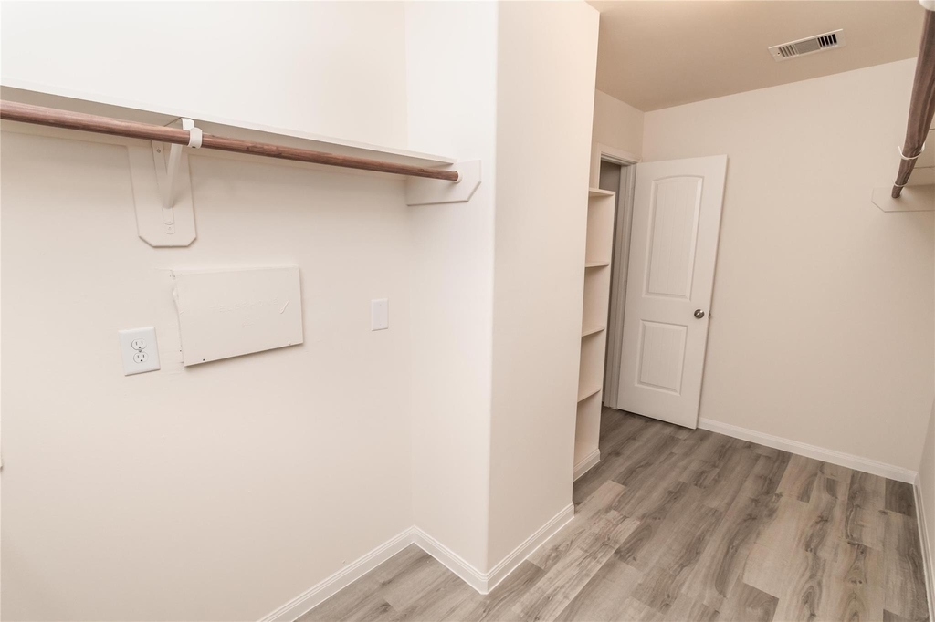 6247 Brenwood Circle - Photo 10