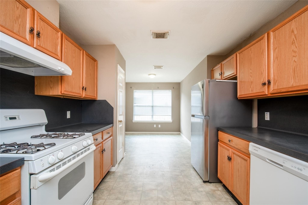 17219 Lilac Vale Court - Photo 10