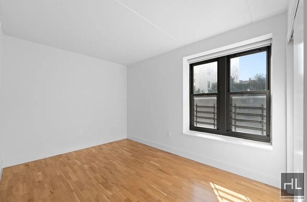 310 Clarkson Avenue - Photo 2