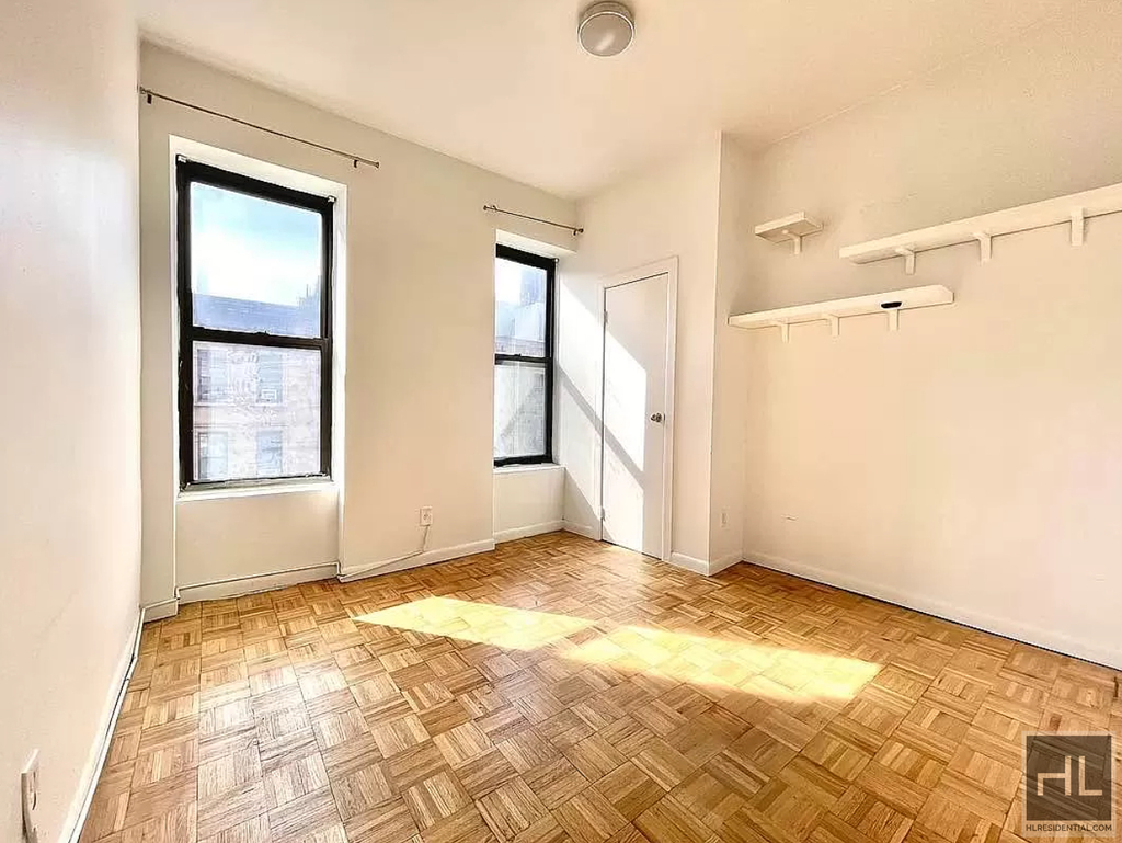 323a East 89th Street - Photo 0
