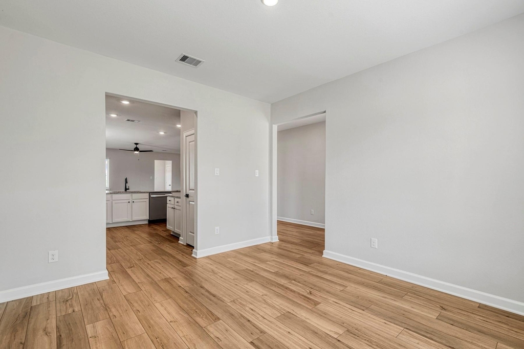 15761 Bayberry Trace Drive - Photo 4