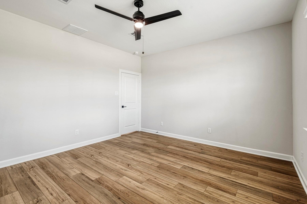15761 Bayberry Trace Drive - Photo 12