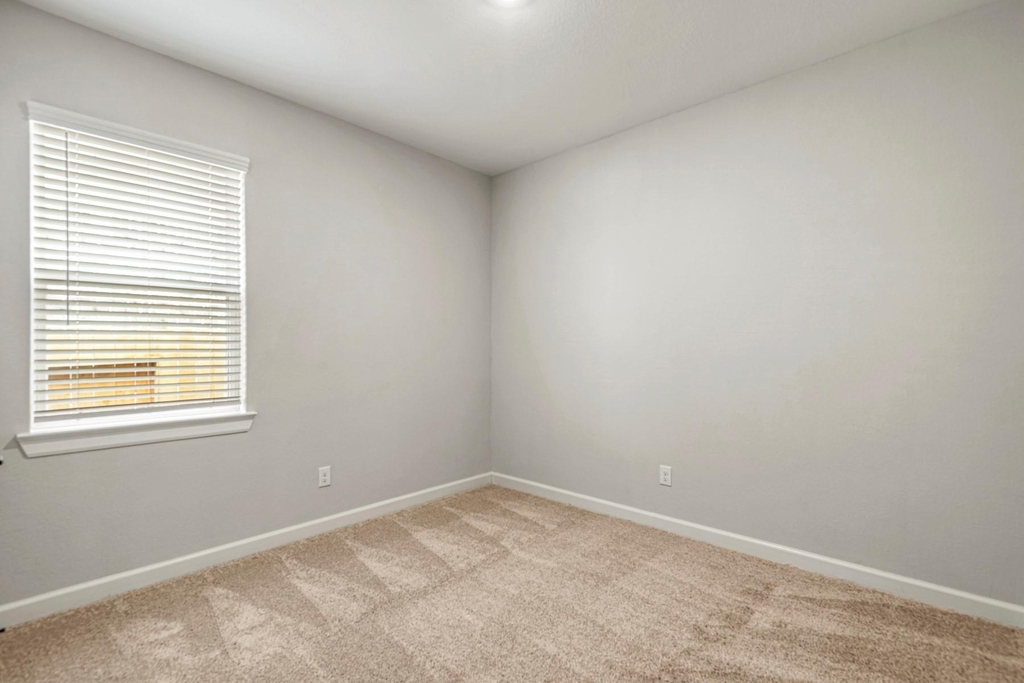 15761 Bayberry Trace Drive - Photo 16