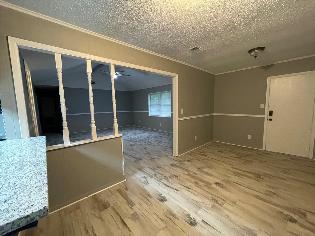 1015 Dogwood Avenue - Photo 3