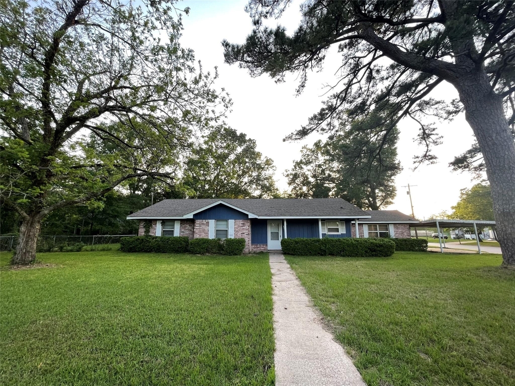 1015 Dogwood Avenue - Photo 0