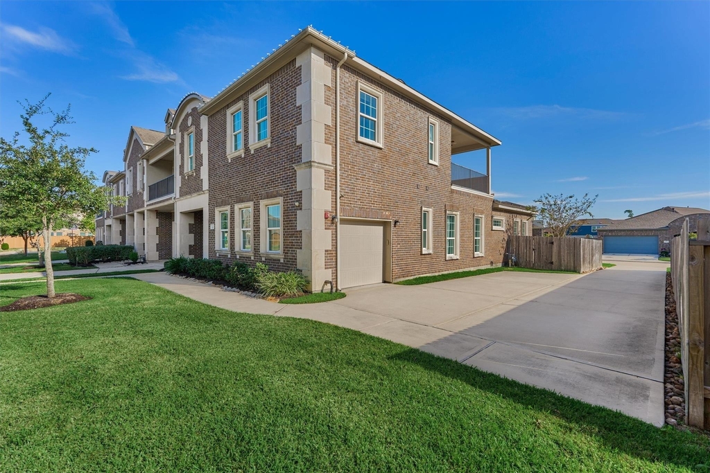 2113 Solstice Boulevard - Photo 5