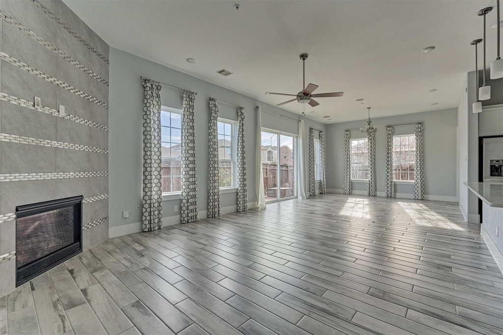 2113 Solstice Boulevard - Photo 2