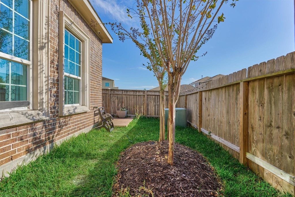 2113 Solstice Boulevard - Photo 4