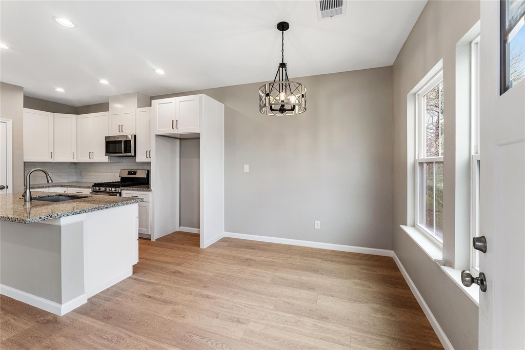 5218 Jezebel Street - Photo 2