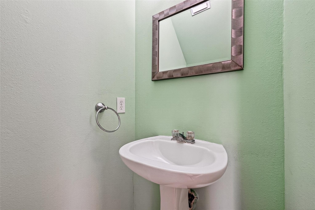 16102 Flatridge Court - Photo 21