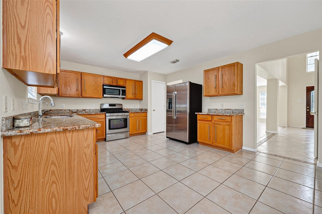 16102 Flatridge Court - Photo 11
