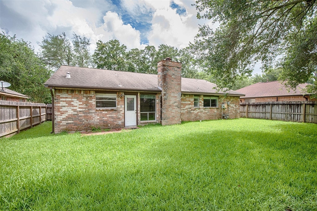 15106 Silverman Street - Photo 28