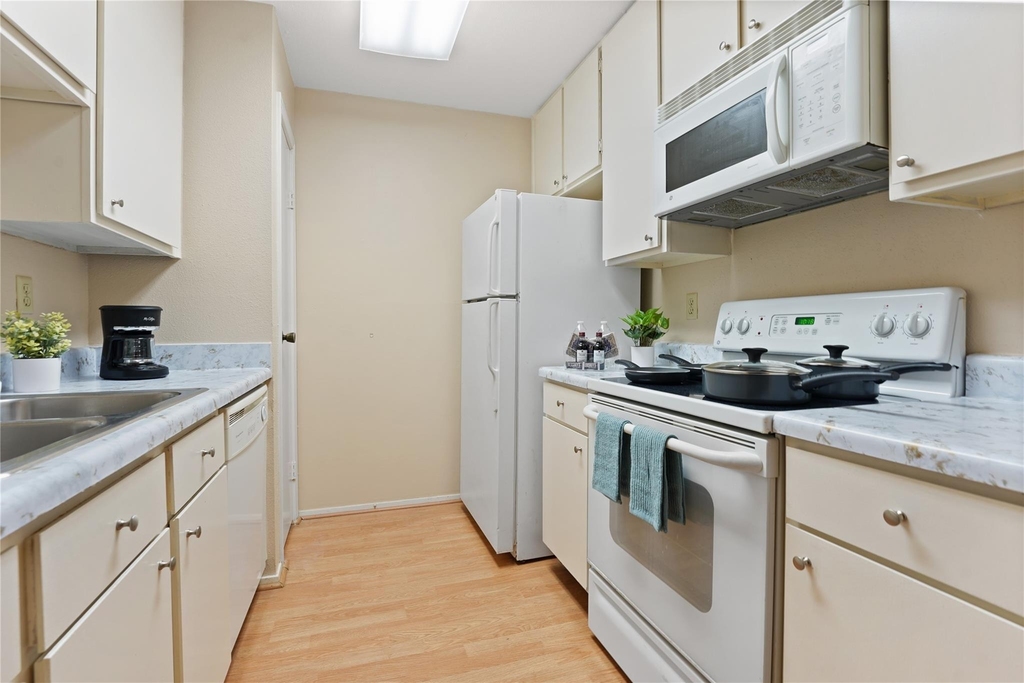 7950 N Stadium Drive - Photo 11