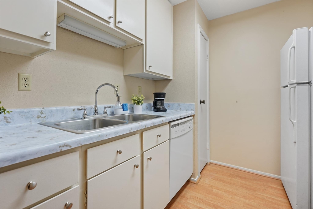 7950 N Stadium Drive - Photo 10