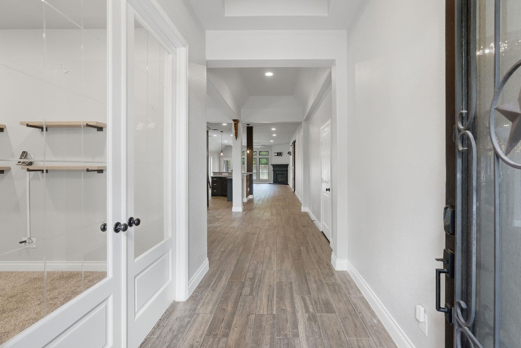 103 Boarsmen Court - Photo 4