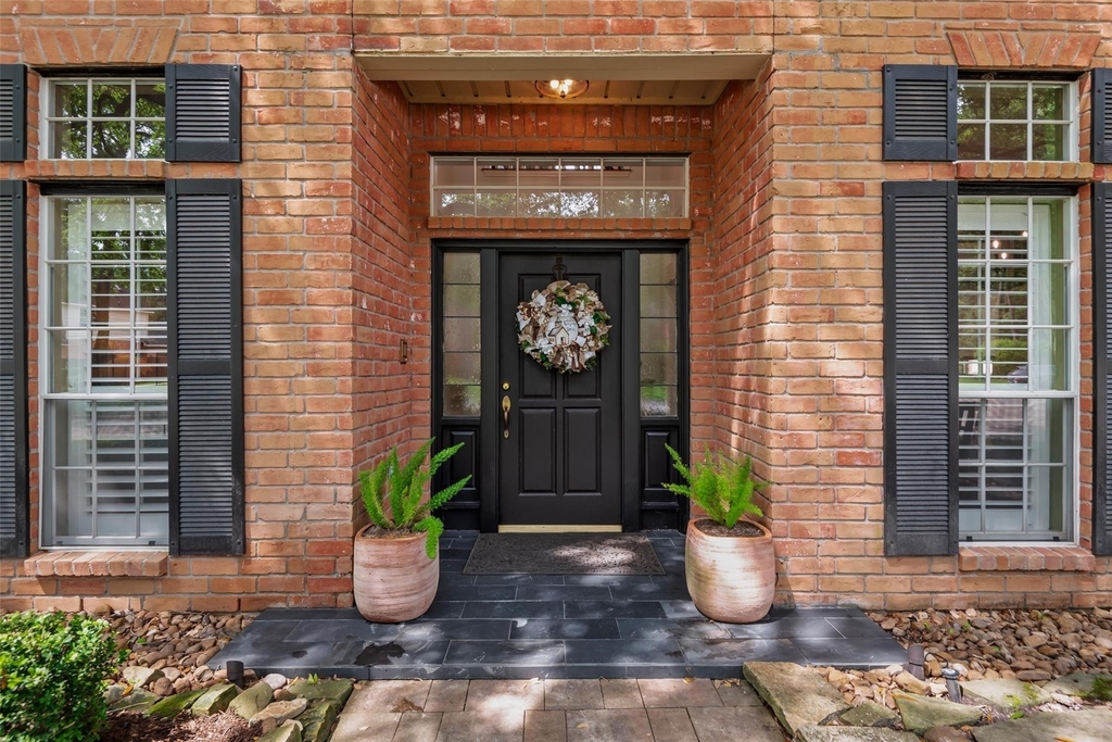 1811 Wild Plum Court - Photo 2