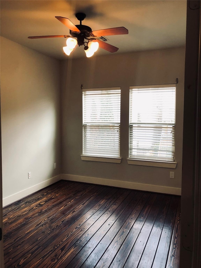 5514 Larkin Street - Photo 12